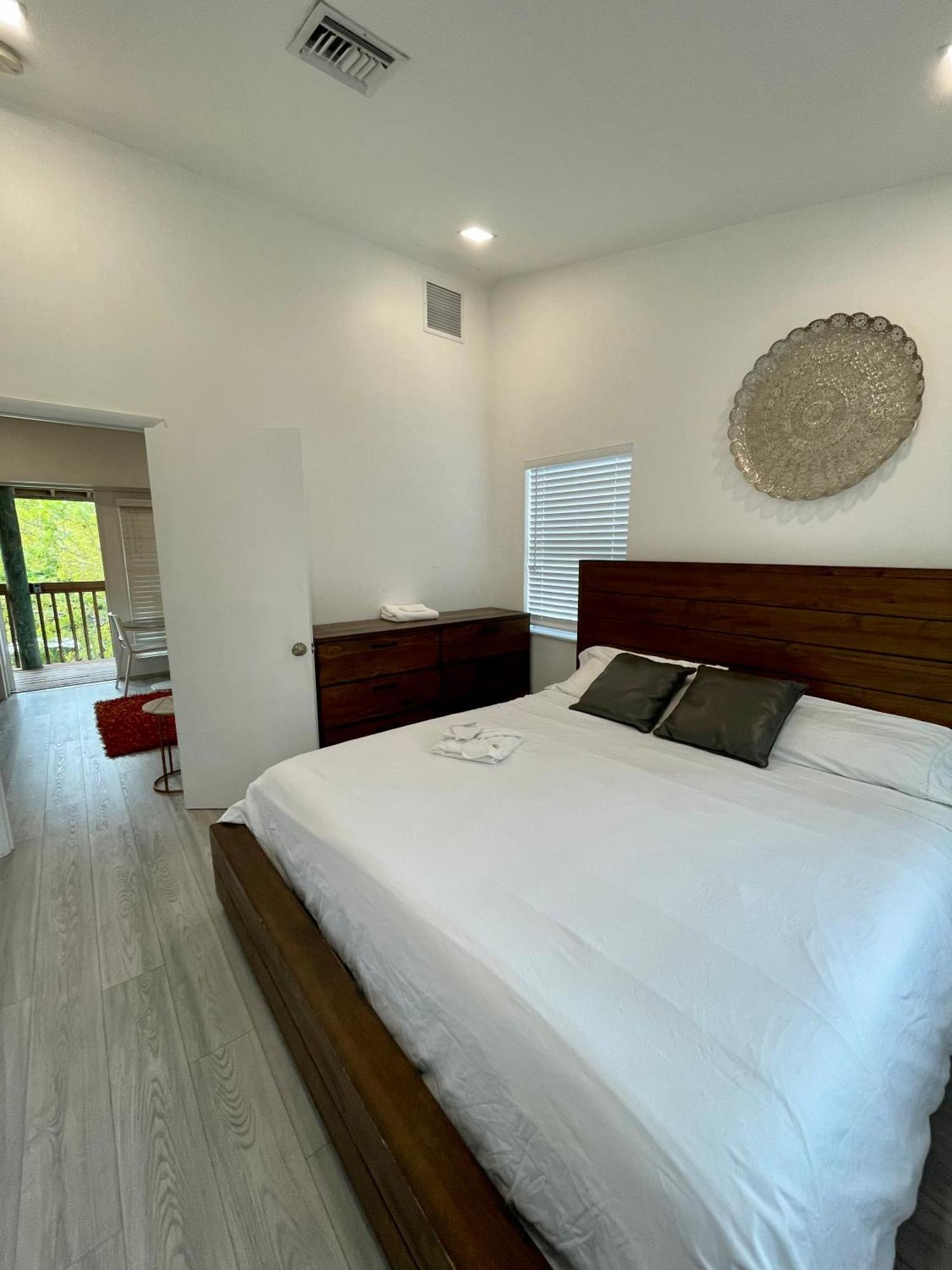 Modern Riverview Apartments Форт Лодърдейл Екстериор снимка