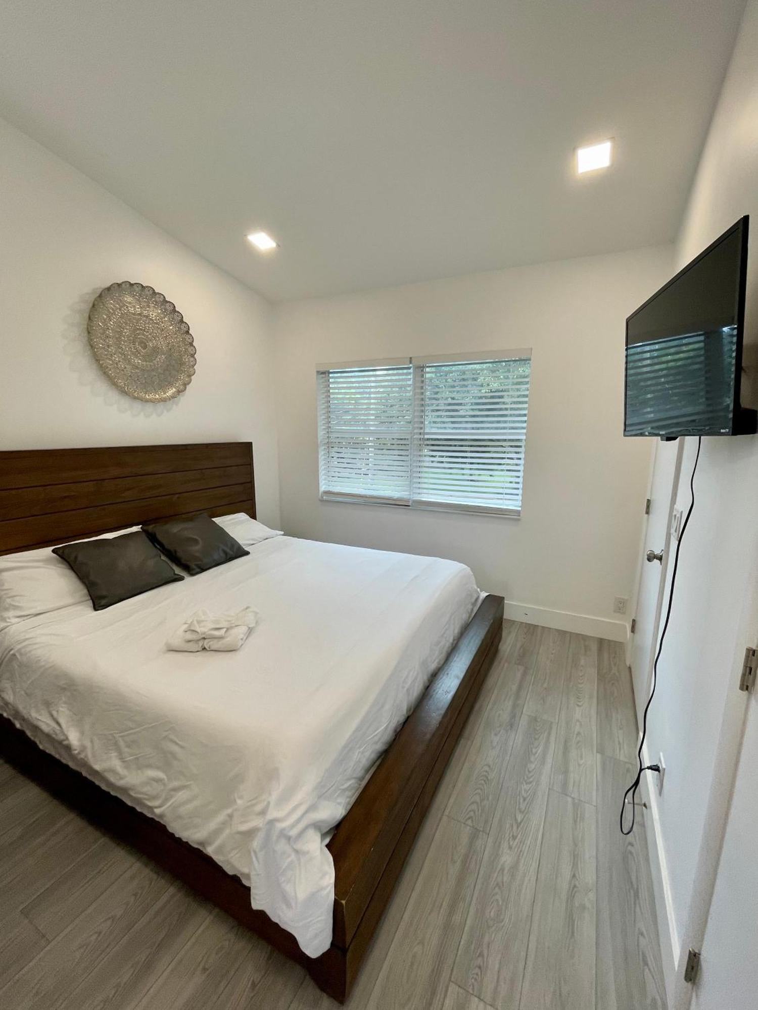 Modern Riverview Apartments Форт Лодърдейл Екстериор снимка